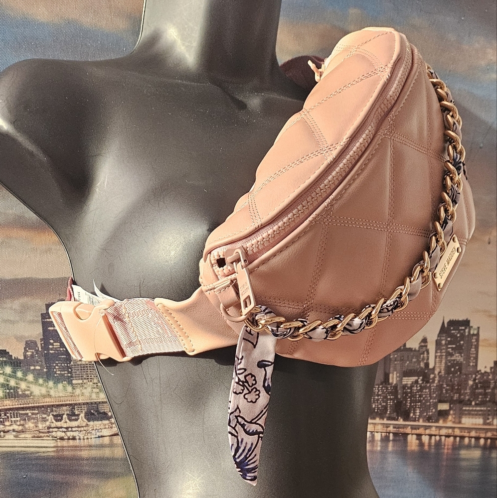 Steve Madden Quilted Blush Pink Crossbody Chain Belt Bag NWOT - Picture 2 of 9